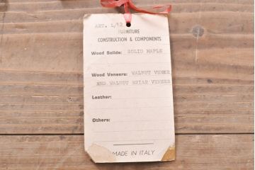 ヴィンテージ家具　極上美品　イタリア輸入家具　マホガニー材　ウォールナット材　凝ったデザインが魅力的な気品あふれるキャビネット(収納棚、陳列棚、飾り棚、店舗什器)(R-053772)