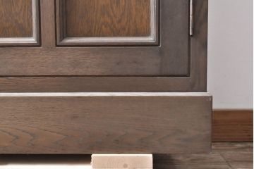 和製ビンテージ　神戸洋家具　ナラ材　品のある佇まいが美しい食器棚(キャビネット、収納棚、戸棚、ヴィンテージ)(R-053773)