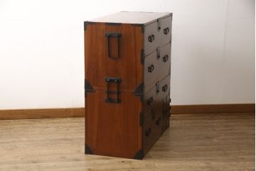 和製アンティーク　極上美品　前面ケヤキ材　品のある佇まい目を引く時代箪笥(和タンス、チェスト、収納箪笥、引き出し)(R-053774)