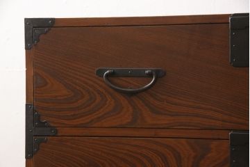 和製アンティーク　極上美品　前面ケヤキ材　品のある佇まい目を引く時代箪笥(和タンス、チェスト、収納箪笥、引き出し)(R-053774)