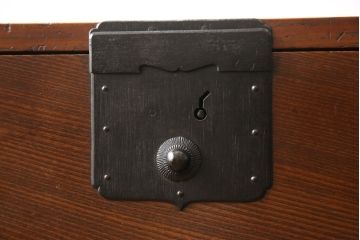和製アンティーク　極上美品　前面ケヤキ材　品のある佇まい目を引く時代箪笥(和タンス、チェスト、収納箪笥、引き出し)(R-053774)