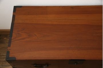 和製アンティーク　極上美品　前面ケヤキ材　品のある佇まい目を引く時代箪笥(和タンス、チェスト、収納箪笥、引き出し)(R-053774)