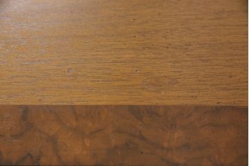 中古　DREXEL HERITAGE JAPAN(ドレクセルヘリテイジジャパン)　594-324　クラシカルなデザインが美しいエンドテーブル(ナイトテーブル、サイドテーブル、サイドチェスト)(R-053793)