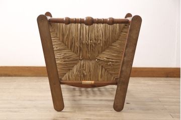 中古　美品　松本民芸家具　ラッシ座面　クラシカルな雰囲気漂うアームチェア(椅子、イス、スピンドルチェア)(R-053794)