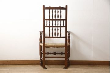 中古　美品　松本民芸家具　ラッシ座面　クラシカルな雰囲気漂うアームチェア(椅子、イス、スピンドルチェア)(R-053795)