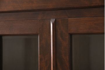 中古　美品　松本民芸家具　選べる!脚付きリメイク・台輪製作　シックな色合いが落ち着いた雰囲気を醸し出す収納棚(本棚、戸棚、キャビネット、サイドボード)(R-053797)