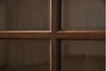 中古　美品　松本民芸家具　選べる!脚付きリメイク・台輪製作　シックな色合いが落ち着いた雰囲気を醸し出す収納棚(本棚、戸棚、キャビネット、サイドボード)(R-053797)
