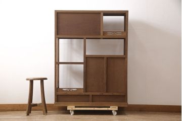 和製ビンテージ　希少!　指物工芸家具　本桑材　上質な和の空間づくりにおすすめの飾り棚(茶棚、戸棚、収納棚、ヴィンテージ)(R-053801)