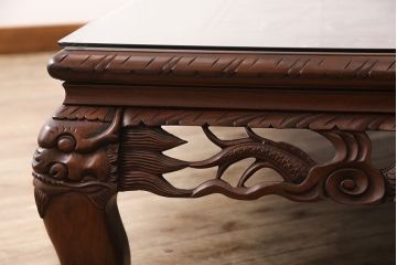 和製ビンテージ　新品ガラス天板付き　全体に彫り込まれた龍の彫刻が迫力たっぷりの座卓(ローテーブル、センターテーブル、ヴィンテージ)(R-053815)