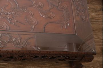 和製ビンテージ　新品ガラス天板付き　全体に彫り込まれた龍の彫刻が迫力たっぷりの座卓(ローテーブル、センターテーブル、ヴィンテージ)(R-053815)