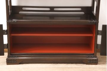 中古　美品　民芸城山　重厚な雰囲気漂う飾り棚(戸棚、収納棚、茶棚)(R-053820)
