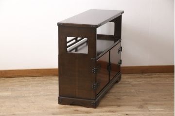 中古　美品　民芸城山　重厚な雰囲気漂う飾り棚(戸棚、収納棚、茶棚)(R-053820)