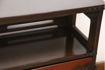 中古　美品　民芸城山　重厚な雰囲気漂う飾り棚(戸棚、収納棚、茶棚)(R-053820)