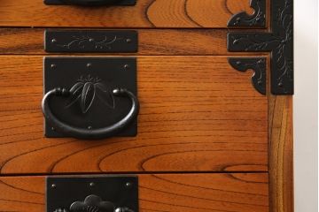 中古　美品　岩谷堂箪笥　和の趣漂う小引き出し(卓上収納、小箪笥、小物収納)(R-053835)