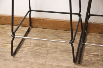 中古　viccarbe(ヴィッカルベ)　LAST MINUTE(ラストミニッツ)　スタイリッシュなカウンターチェア2脚セット(定価 約14万円)(スツール、椅子、イス)(R-053840)