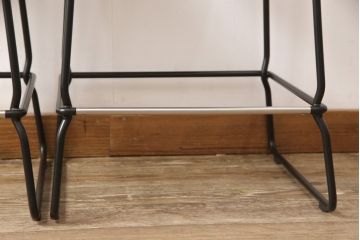 中古　viccarbe(ヴィッカルベ)　LAST MINUTE(ラストミニッツ)　スタイリッシュなカウンターチェア2脚セット(定価 約14万円)(スツール、椅子、イス)(R-053840)