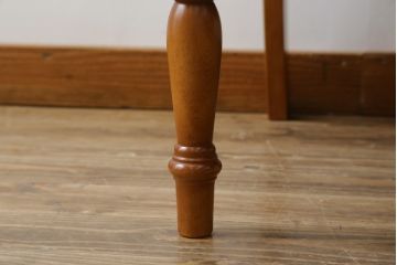 中古　美品　横浜ダニエル(daniel)　LD(エルディー)シリーズ　A-541　クラシカルな佇まいが目を引くアームチェア(定価約23万円)(ダイニングチェア、椅子)(R-053858)