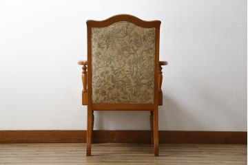 中古　美品　横浜ダニエル(daniel)　LD(エルディー)シリーズ　A-541　クラシカルな佇まいが目を引くアームチェア(定価約23万円)(ダイニングチェア、椅子)(R-053858)