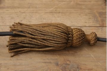 アンティーク照明　和製アンティーク　昭和初期　タッセル(飾り房)付き　丸い形が愛らしい吊り下げ照明(ペンダントライト、天井照明、電笠、シェード)(R-053868)