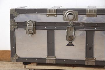 ヴィンテージ雑貨　KOWA INDUSTRY(コーワインダストリー)　インダストリアルの空間づくりにおすすめのアルミ製トランク(船トランク、ディスプレイ、収納)(R-053874)
