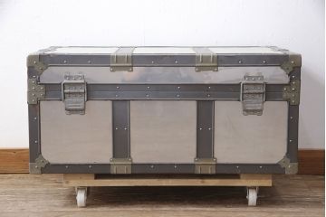 ヴィンテージ雑貨　KOWA INDUSTRY(コーワインダストリー)　インダストリアルの空間づくりにおすすめのアルミ製トランク(船トランク、ディスプレイ、収納)(R-053874)