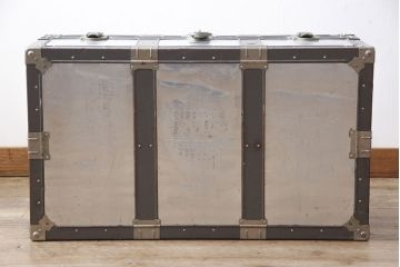 ヴィンテージ雑貨　KOWA INDUSTRY(コーワインダストリー)　インダストリアルの空間づくりにおすすめのアルミ製トランク(船トランク、ディスプレイ、収納)(R-053874)