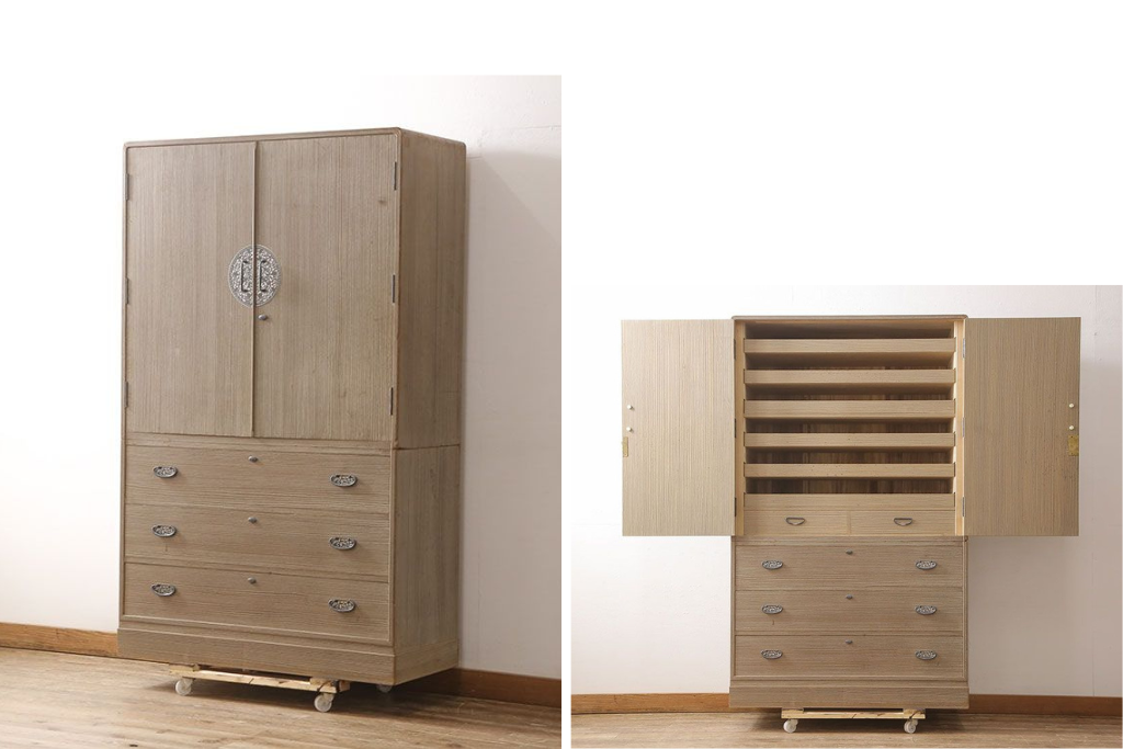 中古　繊細なデザインの金具が目を引く加茂総桐箪笥(並厚)　(R-053876)