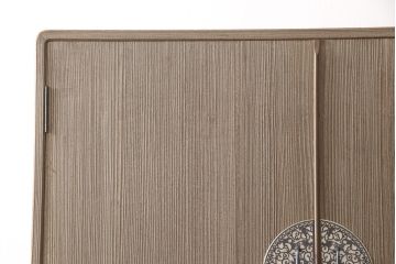 中古　繊細なデザインの金具が目を引く加茂総桐箪笥(並厚、桐たんす、着物箪笥、引き出し)(R-053876)