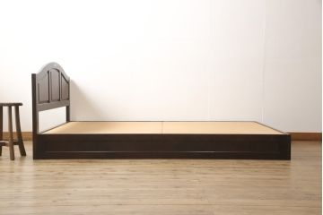 中古　絶版品　SIMMONS(シモンズ)社　民芸家具調のデザインが魅力的なベッドフレーム(セミダブルサイズ)(R-053879)