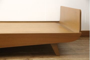 ジャパンビンテージ　希少!北欧デザインのベッドフレーム(シングルサイズ、ヴィンテージ)(R-053890)