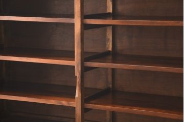 中古　超美品　松本民芸家具　特注品　高山デザイン　落ち着きのある佇まいが魅力的な水屋箪笥(食器棚、戸棚、収納棚、キャビネット)(R-053899)