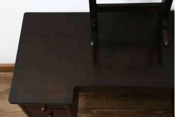 中古　美品　松本民芸家具　西洋アンティークのような雰囲気を感じさせる、丸型一面鏡のドレッサー(鏡台、ミラー)(定価約43万円)(R-053900)