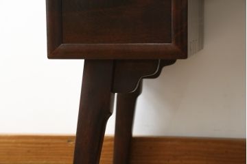 中古　美品　松本民芸家具　西洋アンティークのような雰囲気を感じさせる、丸型一面鏡のドレッサー(鏡台、ミラー)(定価約43万円)(R-053900)