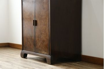 イギリスアンティーク　バーズアイが特徴的なサイドキャビネット(サイドボード、収納棚、戸棚)(R-053901)