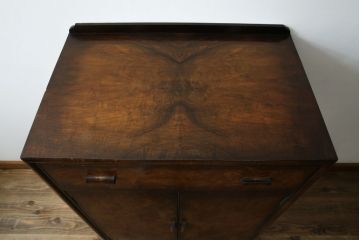 イギリスアンティーク　バーズアイが特徴的なサイドキャビネット(サイドボード、収納棚、戸棚)(R-053901)