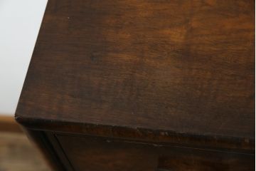 イギリスアンティーク　バーズアイが特徴的なサイドキャビネット(サイドボード、収納棚、戸棚)(R-053901)