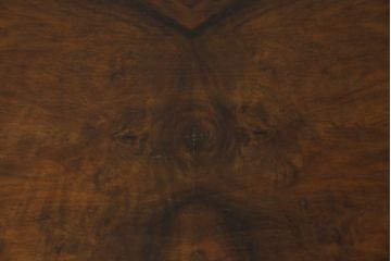 イギリスアンティーク　バーズアイが特徴的なサイドキャビネット(サイドボード、収納棚、戸棚)(R-053901)