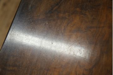 イギリスアンティーク　バーズアイが特徴的なサイドキャビネット(サイドボード、収納棚、戸棚)(R-053901)