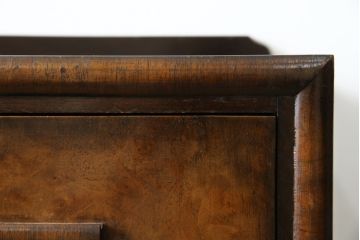 イギリスアンティーク　バーズアイが特徴的なサイドキャビネット(サイドボード、収納棚、戸棚)(R-053901)