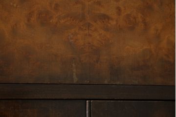 イギリスアンティーク　バーズアイが特徴的なサイドキャビネット(サイドボード、収納棚、戸棚)(R-053901)