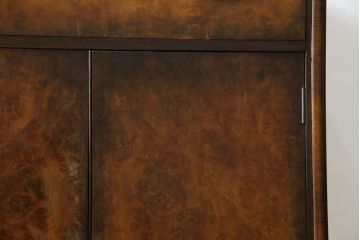 イギリスアンティーク　バーズアイが特徴的なサイドキャビネット(サイドボード、収納棚、戸棚)(R-053901)