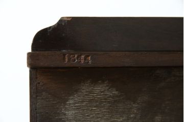 イギリスアンティーク　バーズアイが特徴的なサイドキャビネット(サイドボード、収納棚、戸棚)(R-053901)