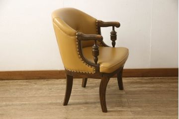 中古　超美品　特注品　横浜ダニエル(daniel)取り扱い　三越家具　カントリーハウス　本革張り　クラシカルで温かみのある空間を演出するアームチェア(ラウンジチェア、椅子)(定価約20万円以上)(R-053903)