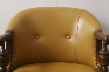 中古　超美品　特注品　横浜ダニエル(daniel)取り扱い　三越家具　カントリーハウス　本革張り　クラシカルで温かみのある空間を演出するアームチェア(ラウンジチェア、椅子)(定価約20万円以上)(R-053904)