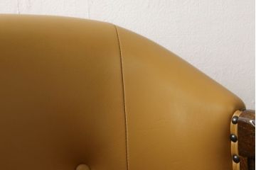 中古　超美品　特注品　横浜ダニエル(daniel)取り扱い　三越家具　カントリーハウス　本革張り　クラシカルで温かみのある空間を演出するアームチェア(ラウンジチェア、椅子)(定価約20万円以上)(R-053908)