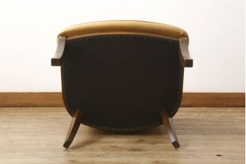 中古　超美品　特注品　横浜ダニエル(daniel)取り扱い　三越家具　カントリーハウス　本革張り　クラシカルで温かみのある空間を演出するアームチェア(ラウンジチェア、椅子)(定価約20万円以上)(R-053908)