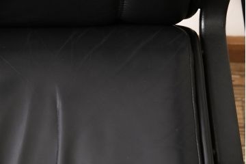 和製ビンテージ　コクヨ　ローズウッド材　希少モデル!かっこ良さと温かい雰囲気を兼ね備えたデスクチェア(ドクターチェア、オフィスチェア、回転チェア、アームチェア、ヴィンテージ)(R-053913)