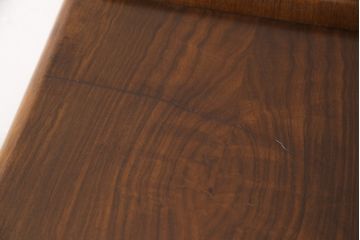 イギリスアンティーク　丸みを帯びたフォルムがかわいらしい猫脚キャビネット(ガラスケース、飾り棚)(R-053925)