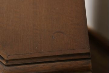 ヨーロッパビンテージ　スペイン輸入家具　ちょっとした隙間を有効活用できるコーナーキャビネット(収納棚、サイドボード、飾り台、ヴィンテージ)(R-053929)