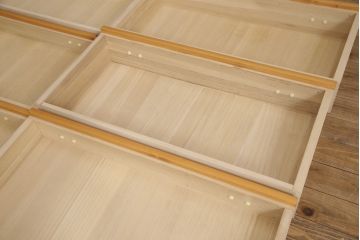 中古　シャルドネ(CHARDONNAY)　CRIVILLE(クリビーレ)　パイン材　木の温かみを感じられるチェスト(洋服タンス、引き出し)(R-053932)